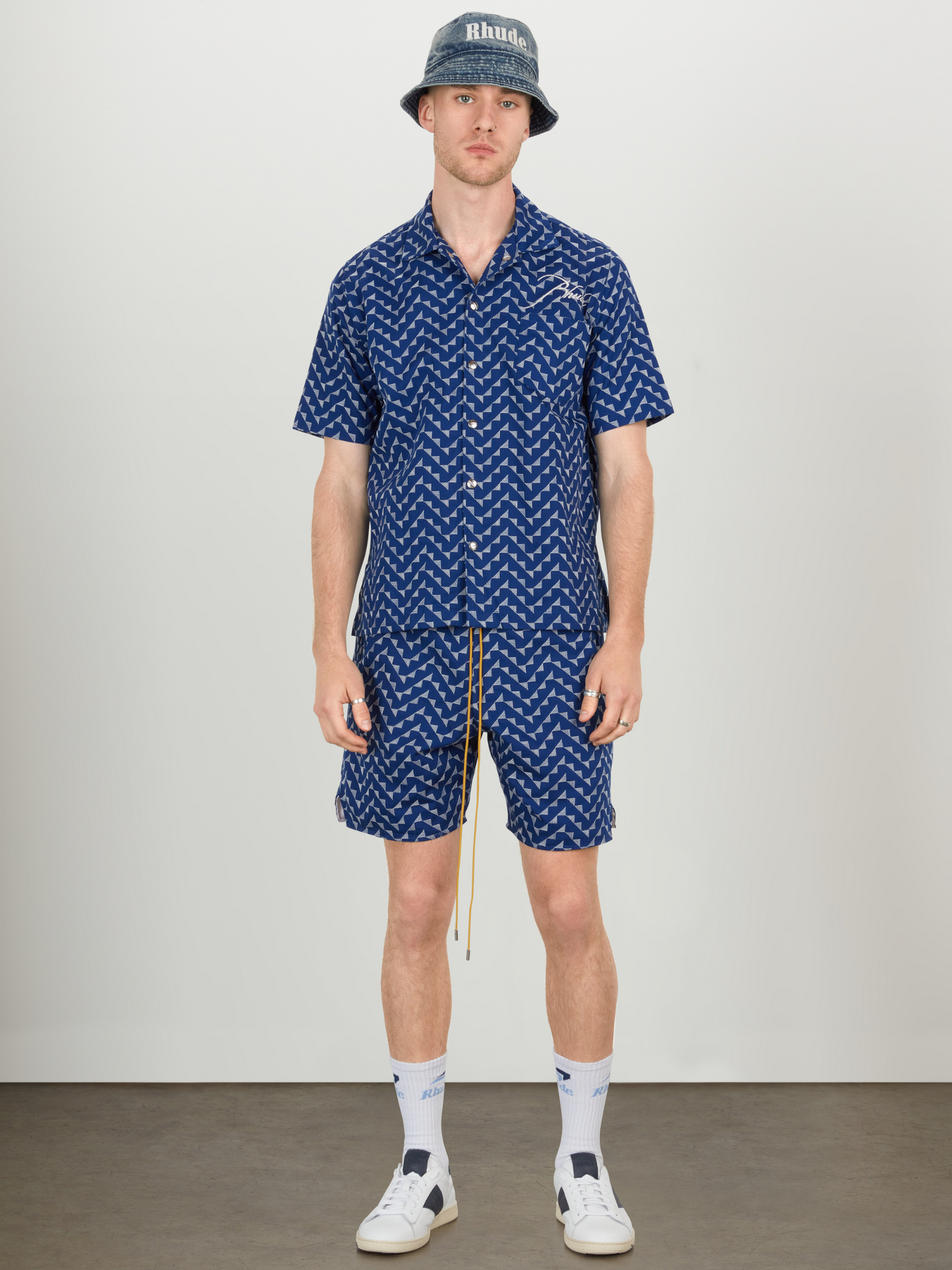BEACHFRONT SHORTS