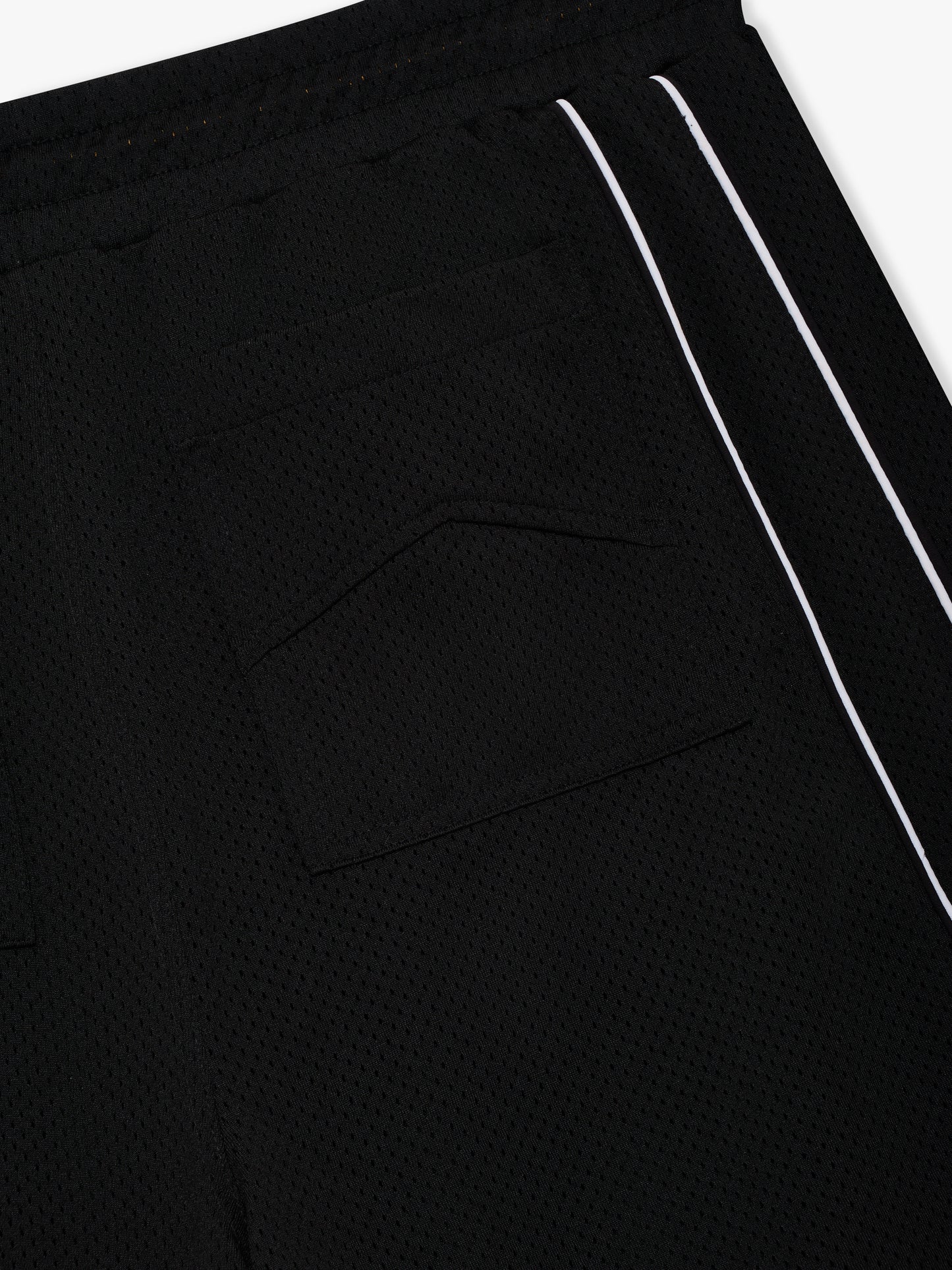 BAGGY MESH BASKETBALL SHORTS