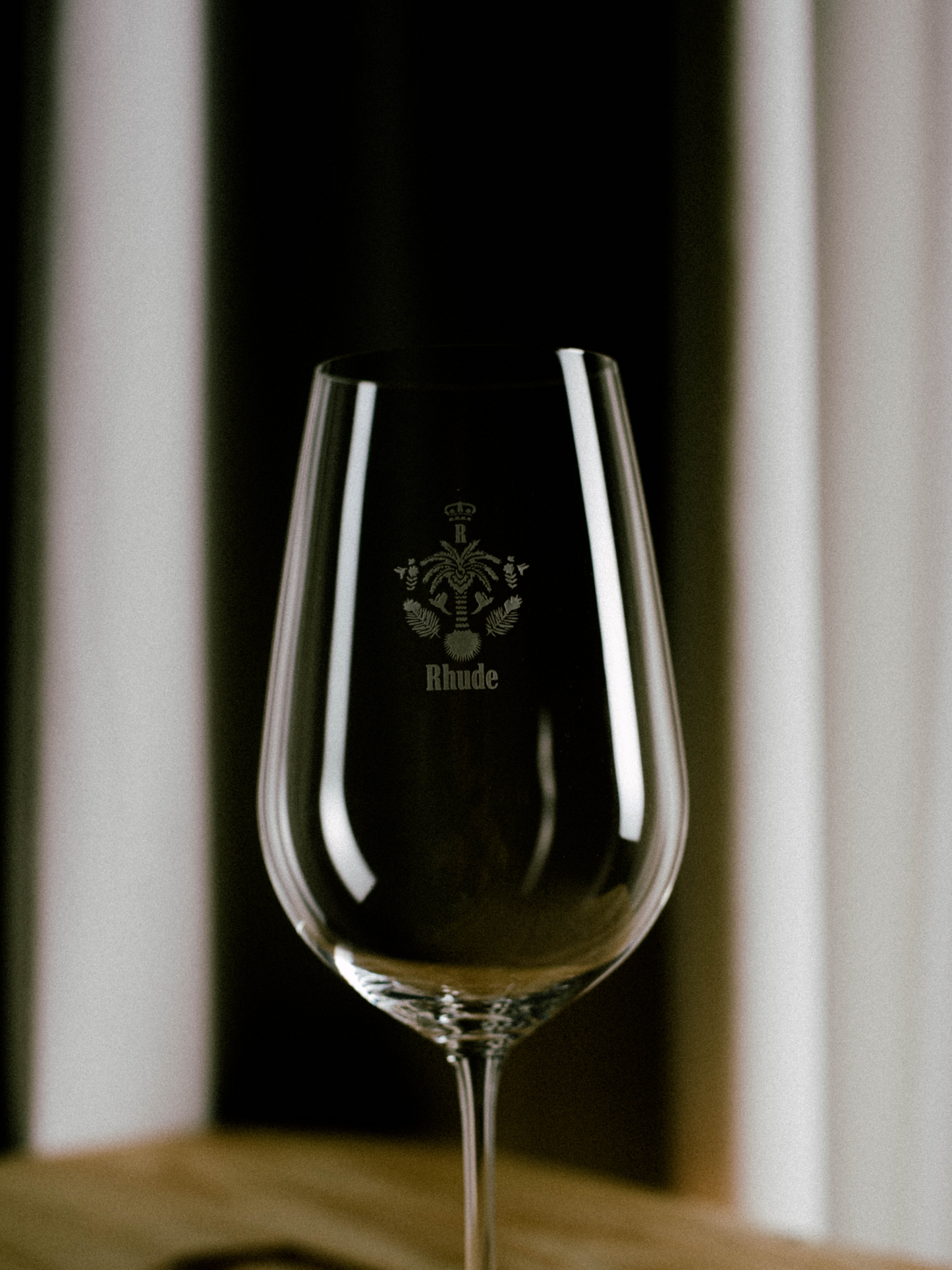 ENGRAVED WINE GLASS SET